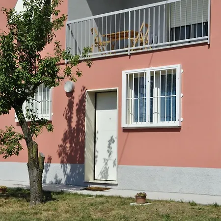 La Casa Dei Nonni Bed & Breakfast Felegara