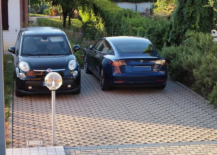 戴诺尼住宿加早餐旅馆 3* Felegara