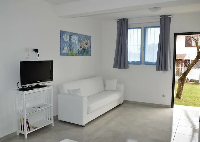 La Casa Dei Nonni Bed & Breakfast Felegara